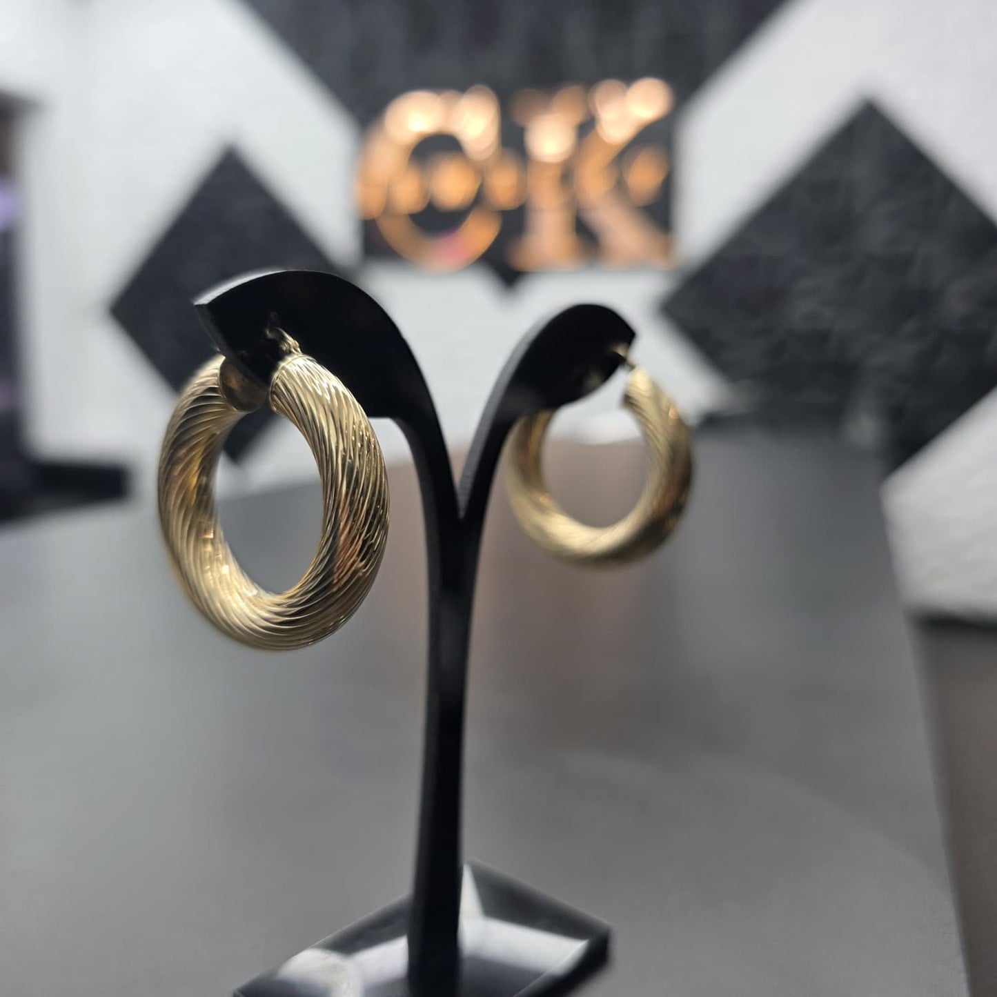 HOOP EARRING 10K
