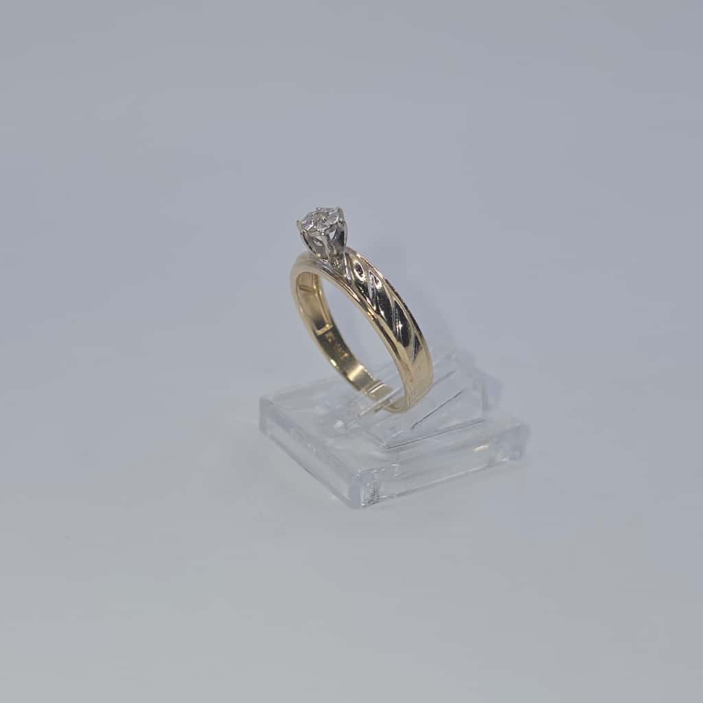 ENGAGEMENT RING 10K