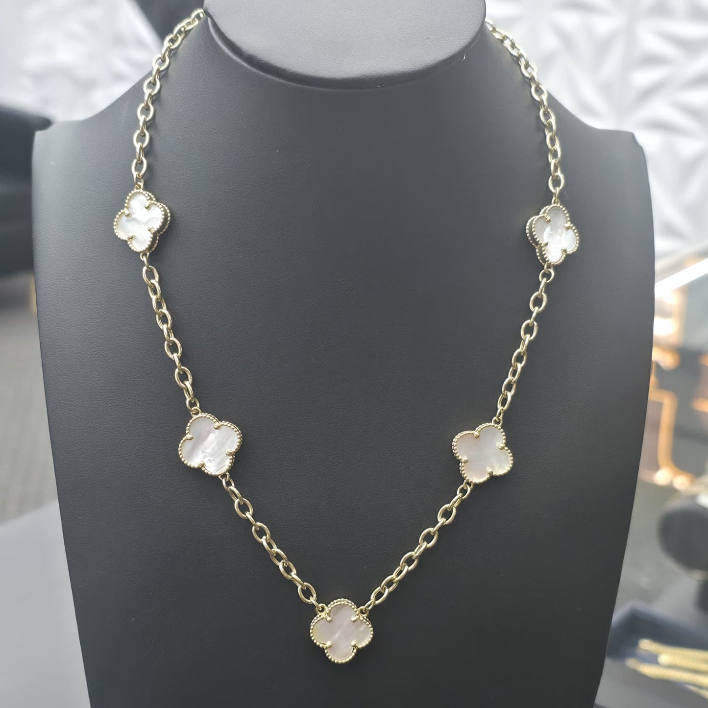 CLOVER NECKLACE 10K