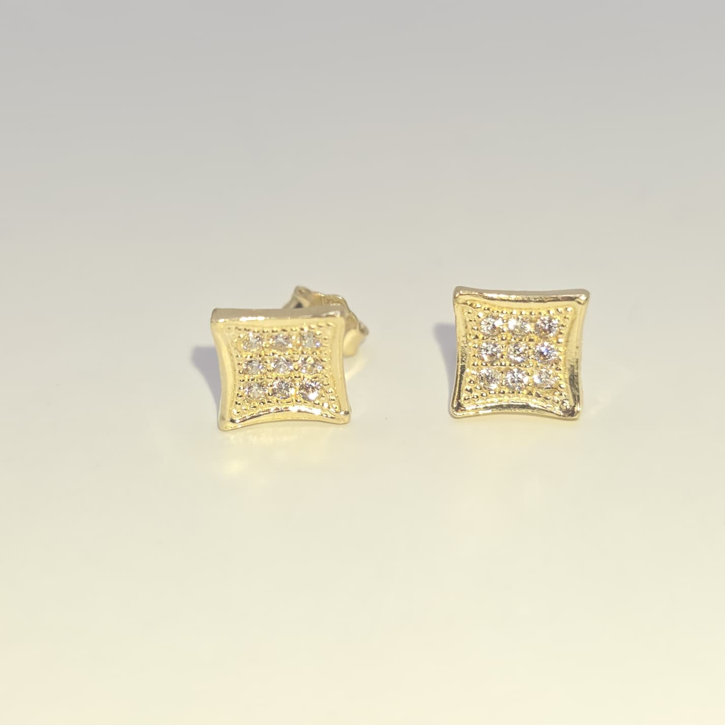 STUD EARRING 10K