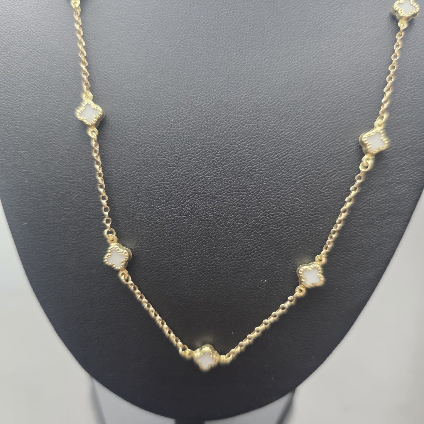 WHITE CLOVER NECKACES 10K
