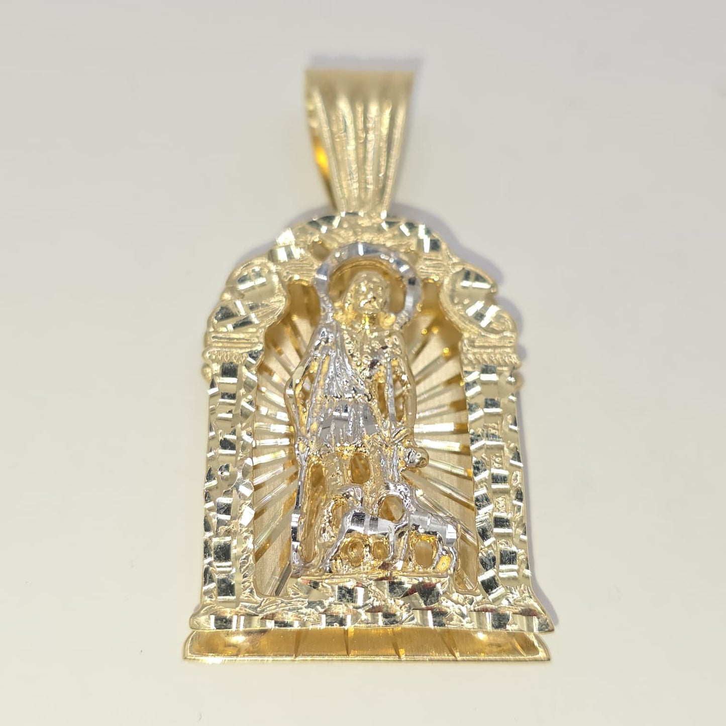 S LAZARO PENDANT 10K