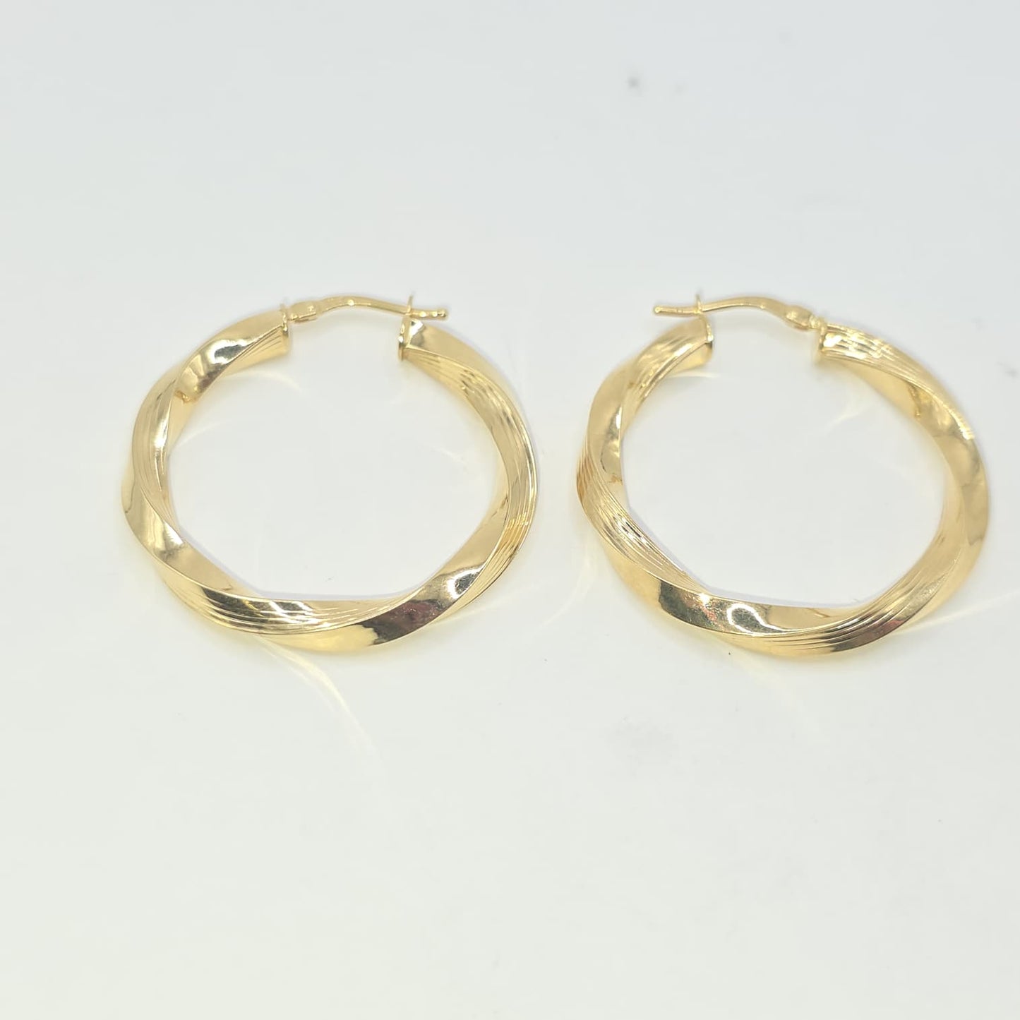 HOOP EARRING 10K