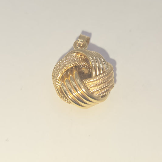 KNOT PENDANT 10K