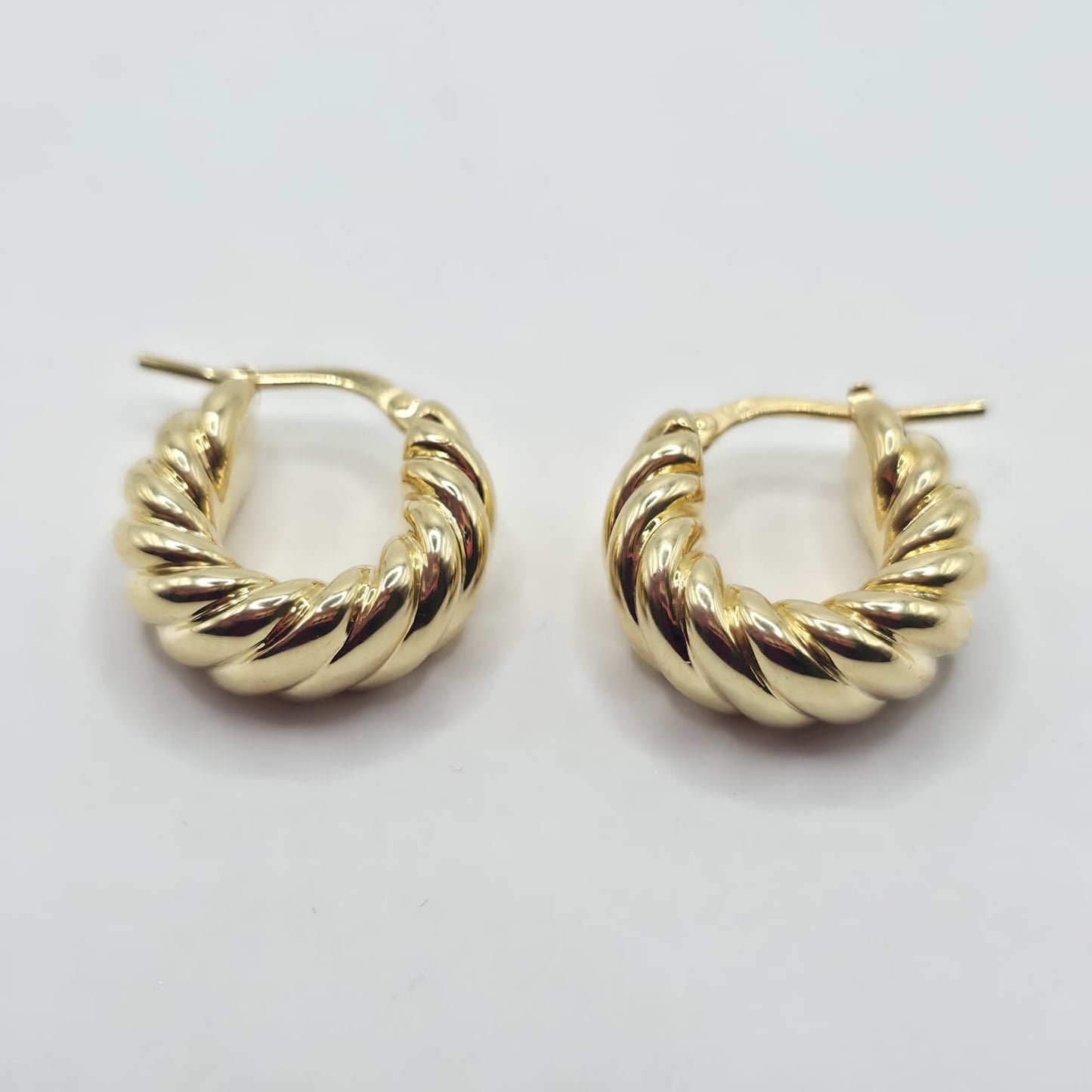HUGGIES EARRING 14K