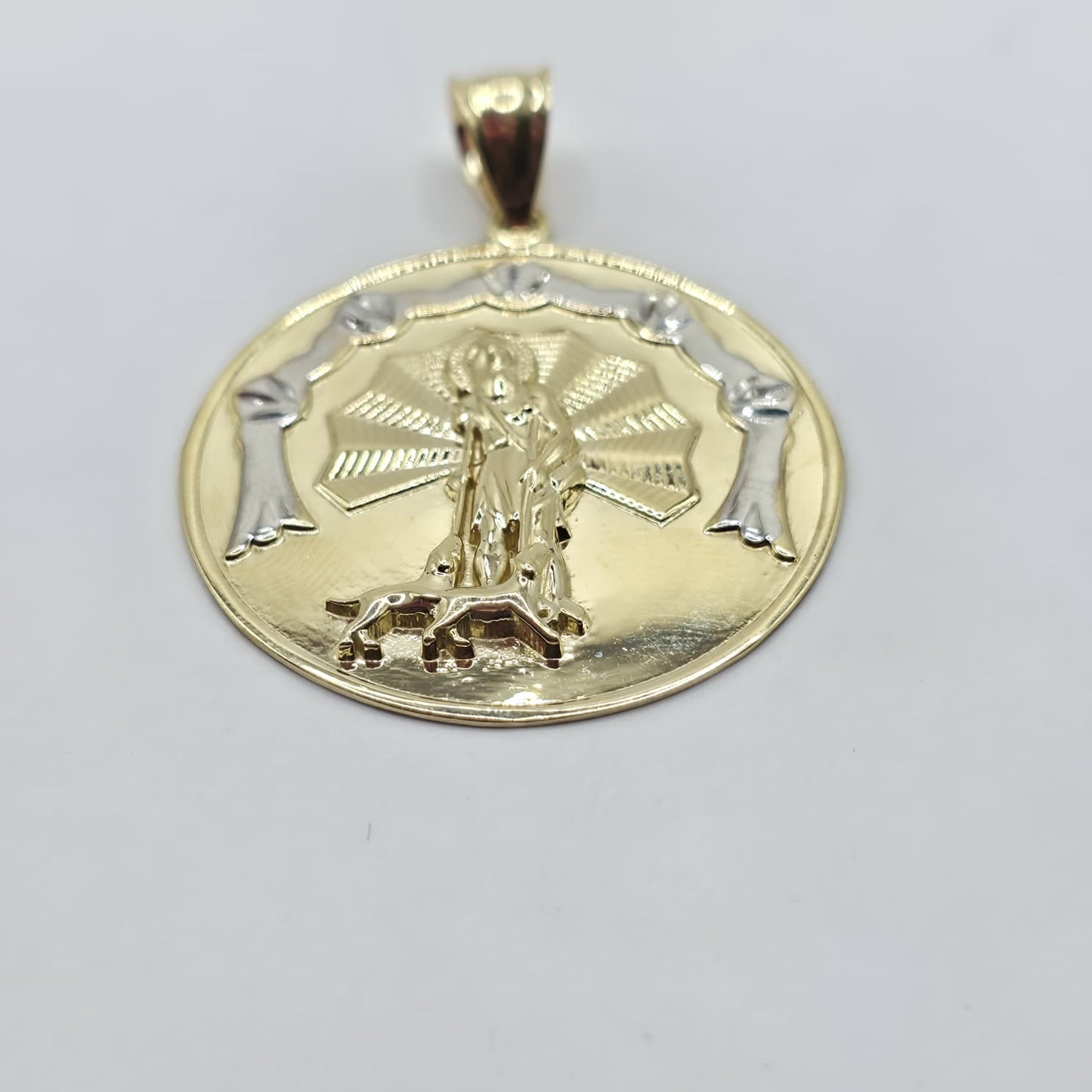 S LAZARO PENDANT 10K
