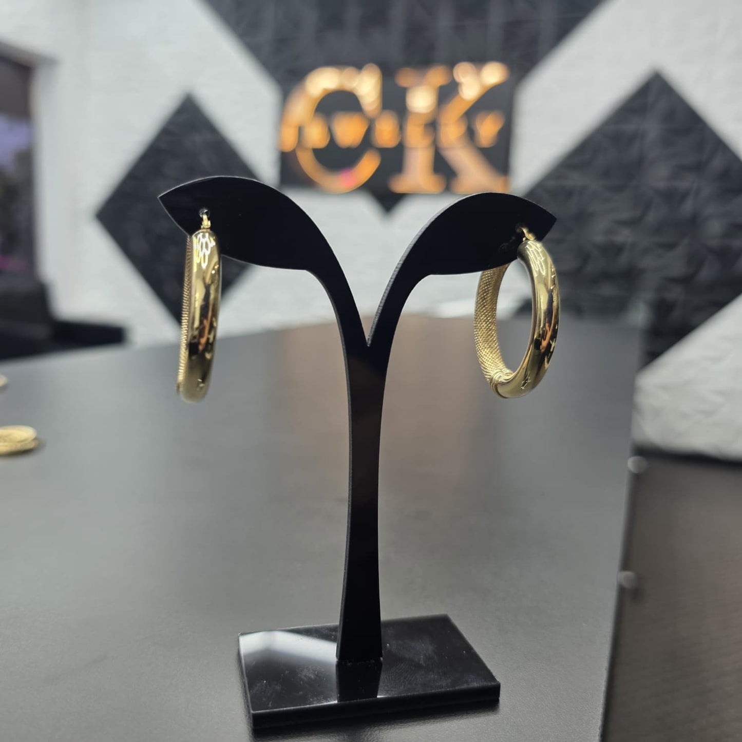 HOOP EARRING 10K