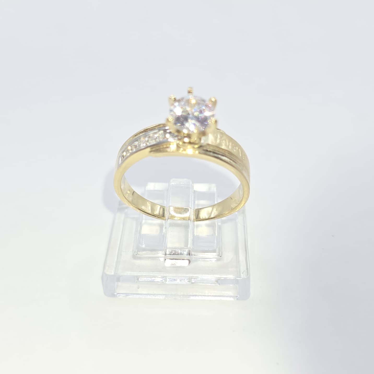 ENGAGEMENT RING 10K