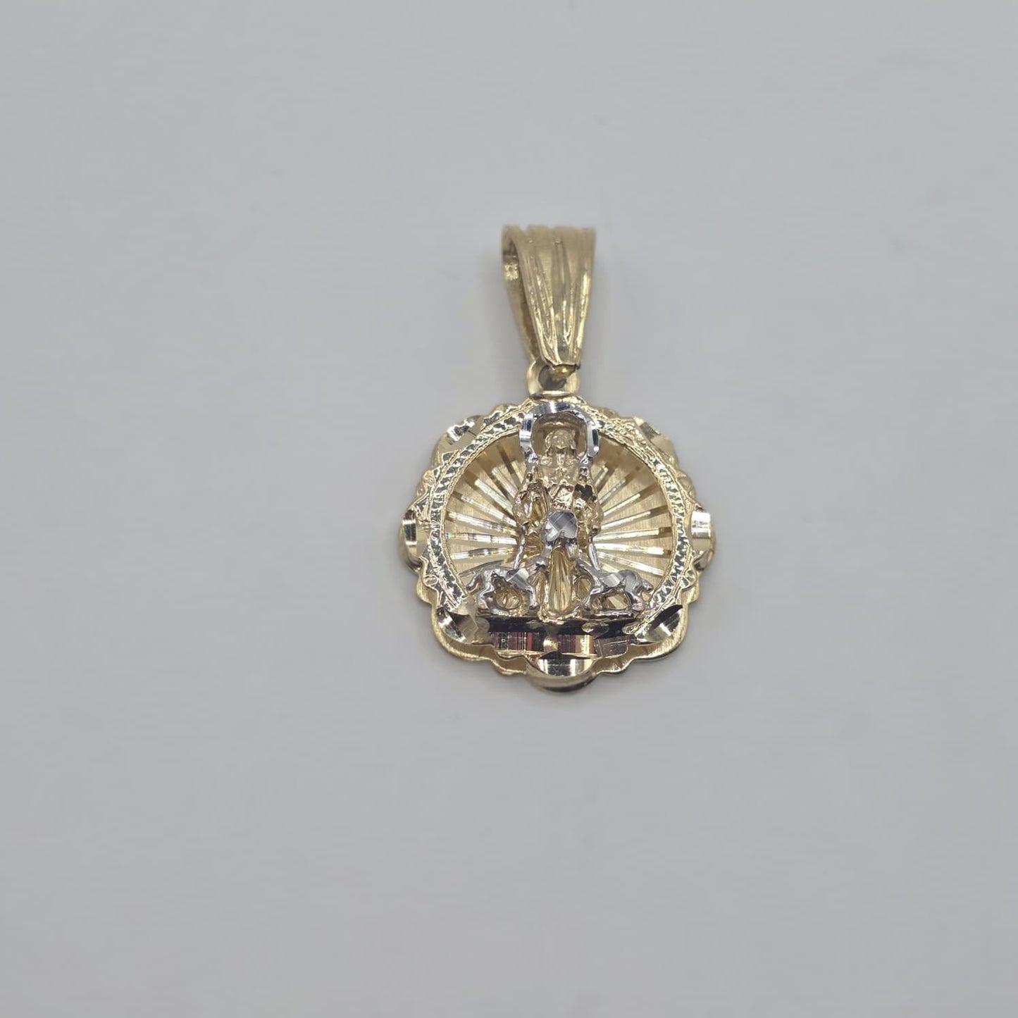 S LAZARO PENDANT 10