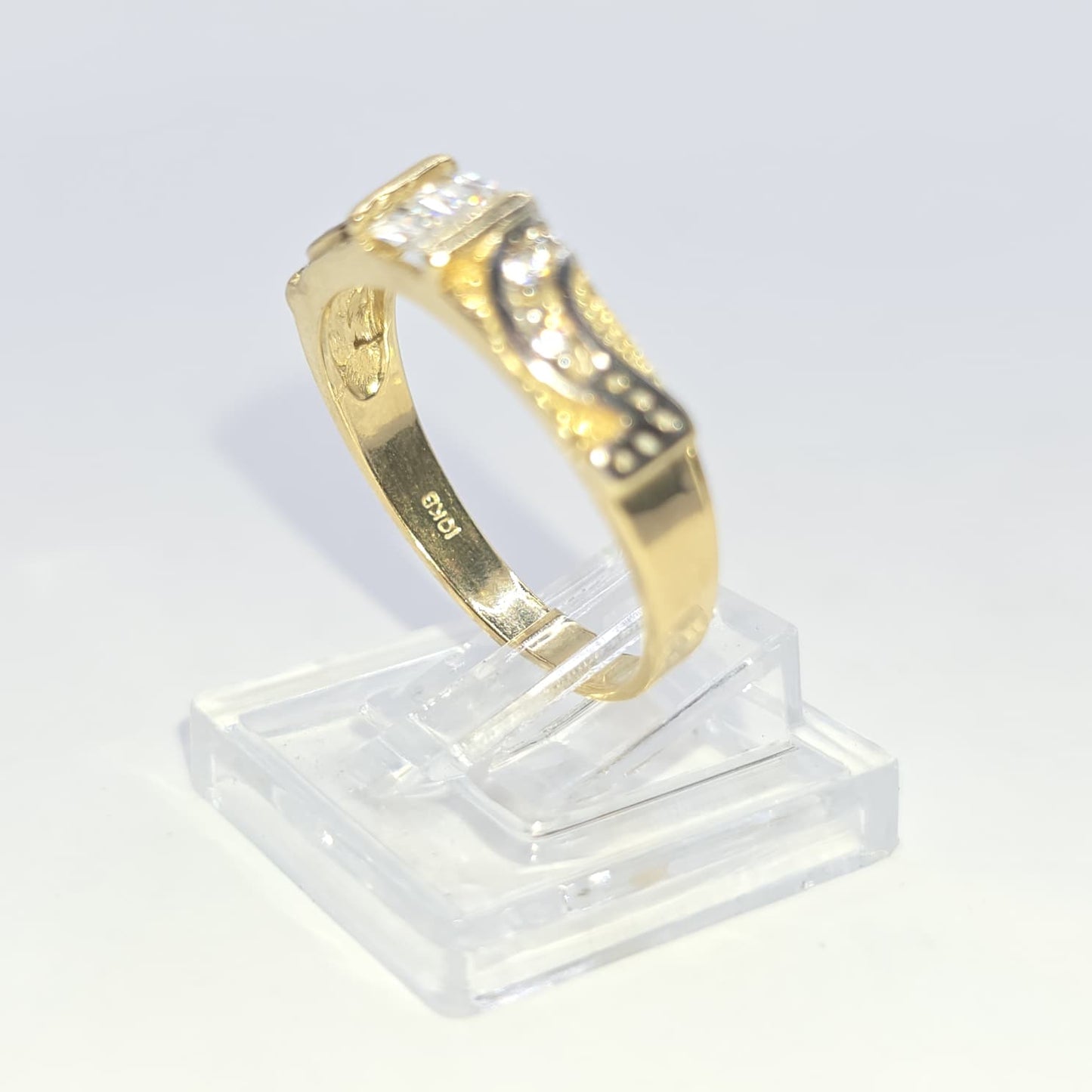 WEDDING BAND 10K