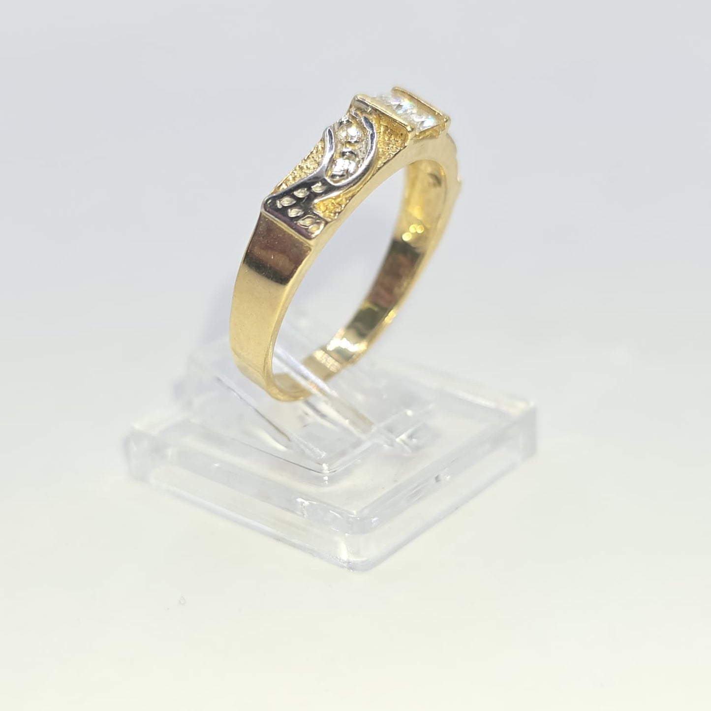 WEDDING BAND 10K