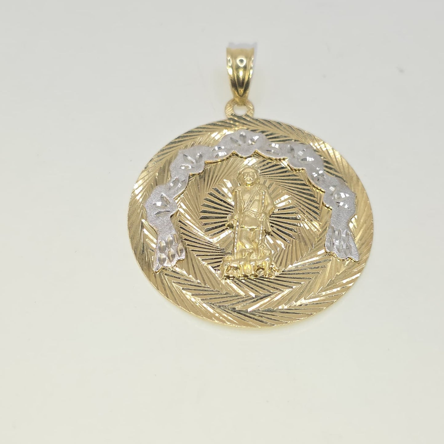 S LAZARO PENDANT 10K