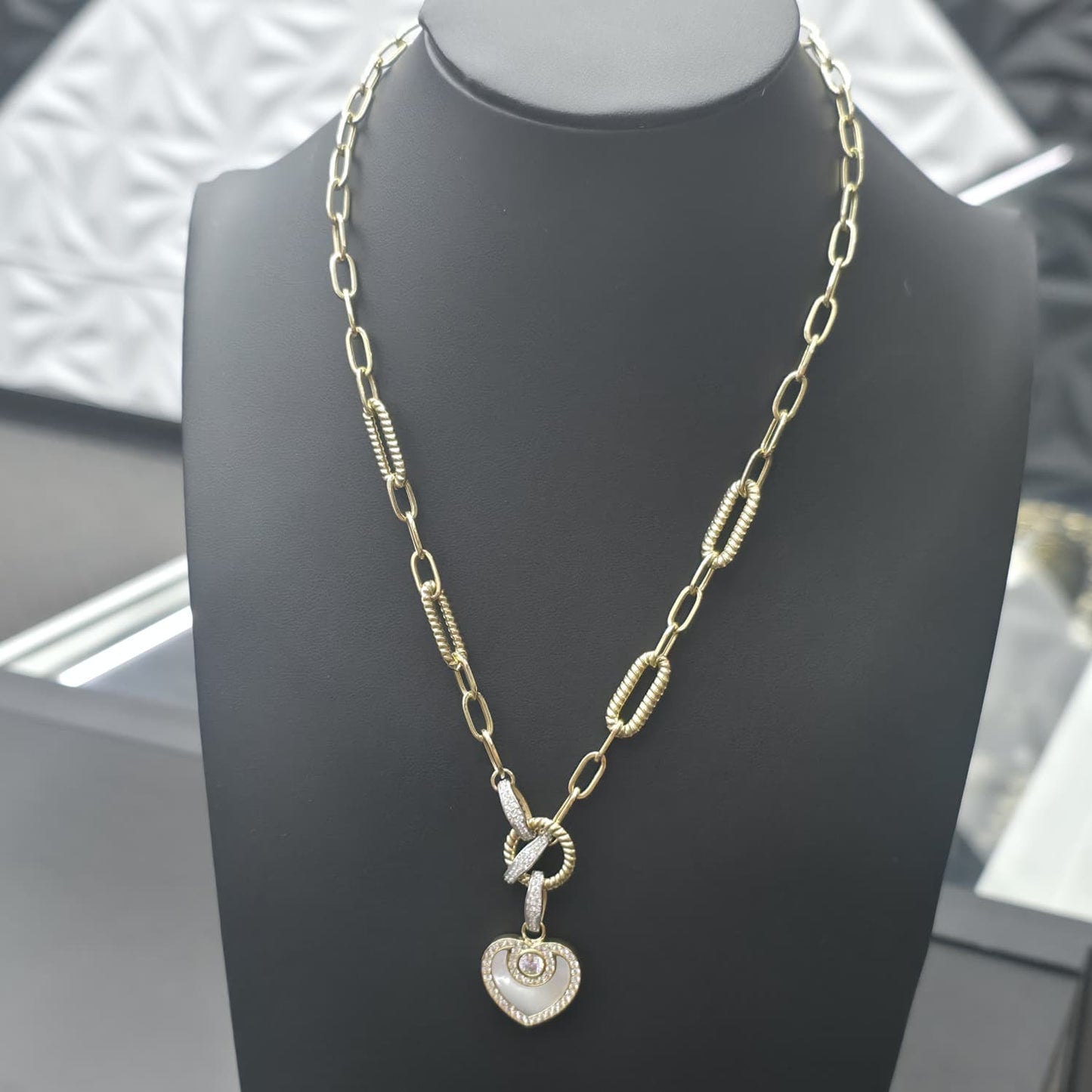 HEART NECKLACE 10K