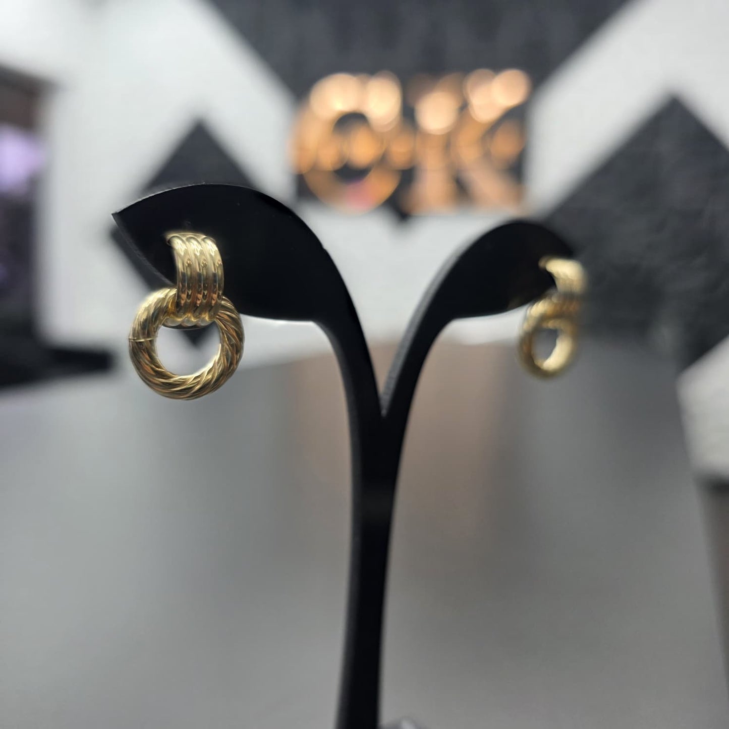 HUGGIES EARRING 10K