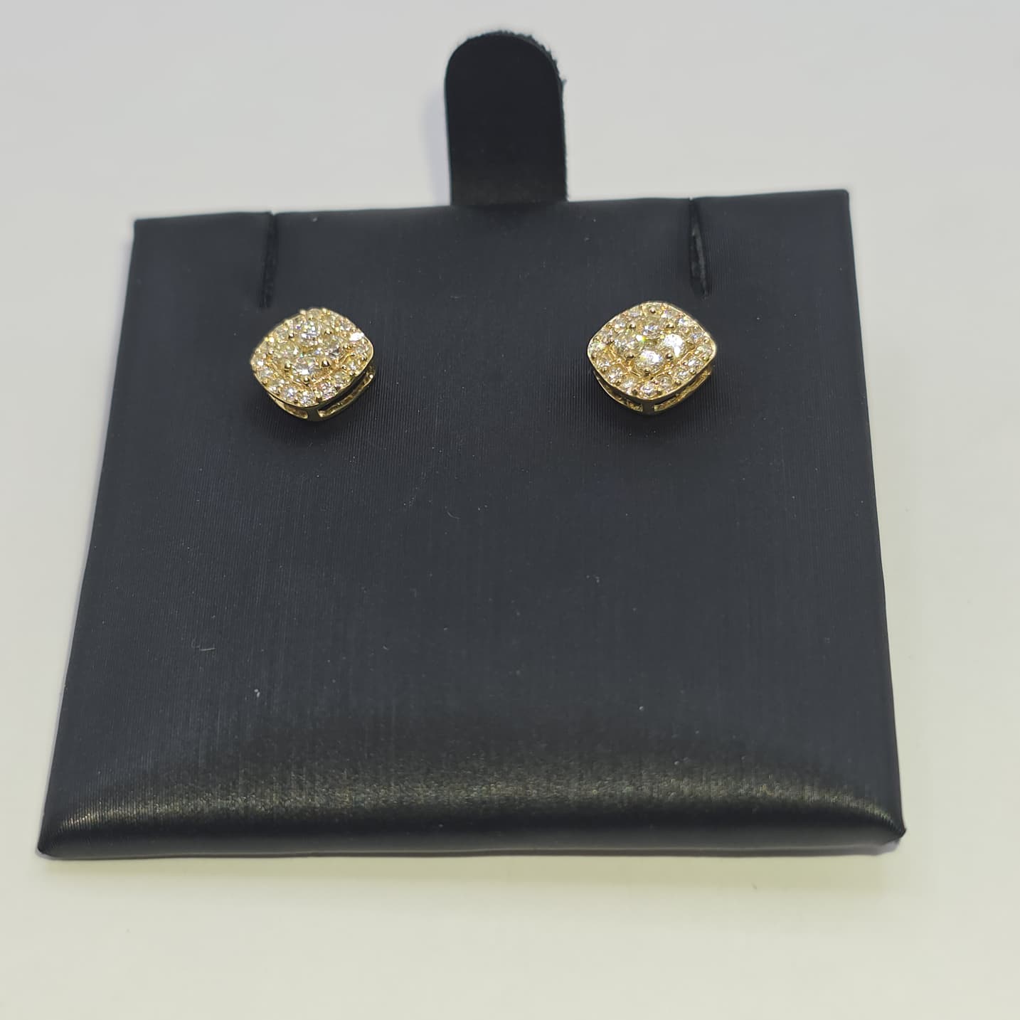 DIAMOND EARRING 10K